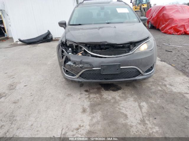 2C4RC1BG2HR831547 Chrysler Pacifica Touring-l