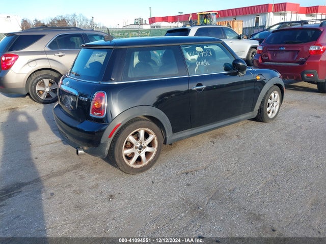 2009 MINI COOPER WMWMF33539TW76198 Photo 3