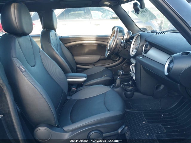 2009 MINI COOPER WMWMF33539TW76198 Photo 4