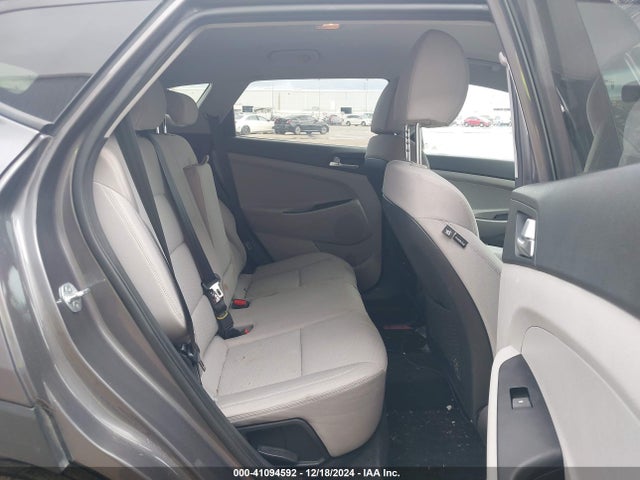 KM8J2CA47MU391000 Hyundai TUCSON SE