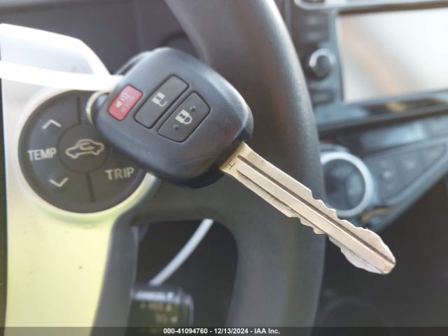 JTDKDTB39F1113826 Toyota Prius C Two