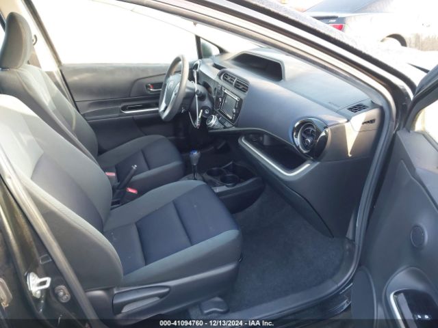 JTDKDTB39F1113826 Toyota Prius C Two