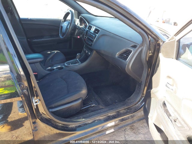 1C3CCBAB9EN122757 Chrysler 200 LX