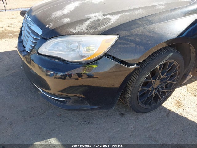 1C3CCBAB9EN122757 Chrysler 200 LX