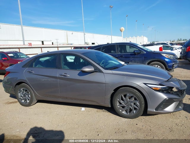 Hyundai ELANTRA SEL 2024 KMHLM4DG3RU658316 Image 13
