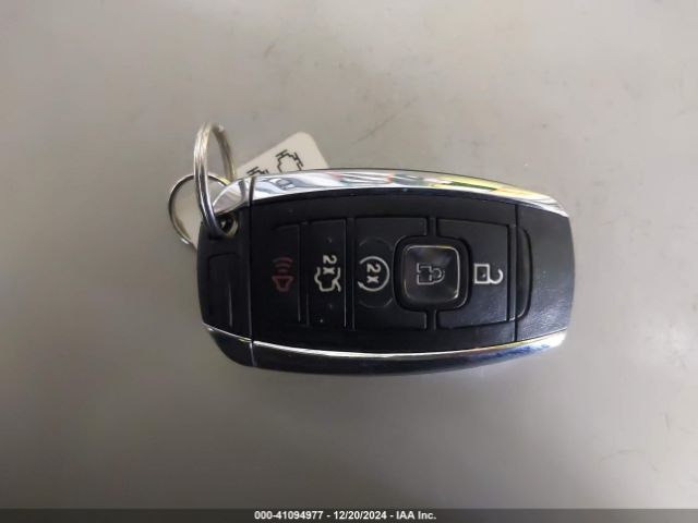 5LMTJ2DH9HUL31338 Lincoln MKC SELECT