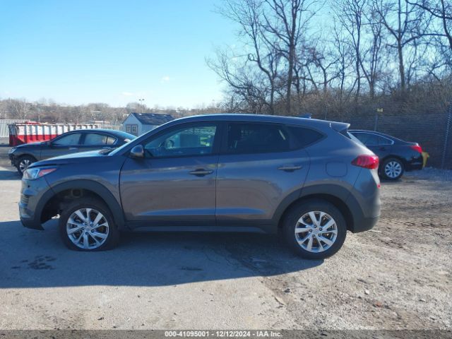 KM8J2CA47MU390929 Hyundai TUCSON SE