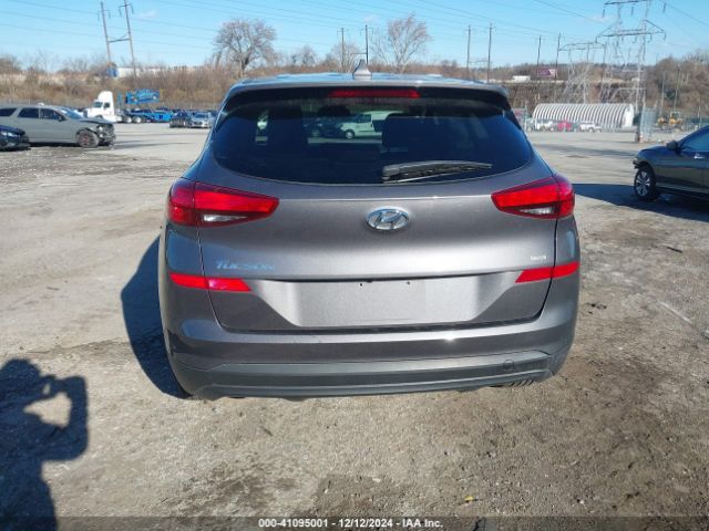 KM8J2CA47MU390929 Hyundai TUCSON SE