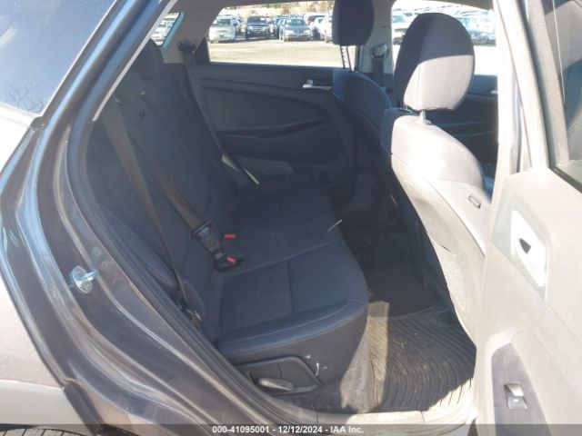 KM8J2CA47MU390929 Hyundai TUCSON SE