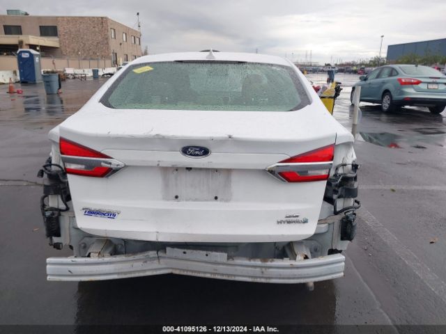 3FA6P0LU7KR113084 Ford Fusion Hybrid Se