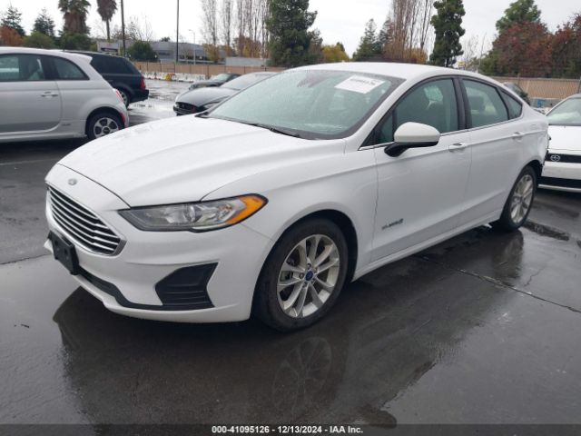 3FA6P0LU7KR113084 Ford Fusion Hybrid Se