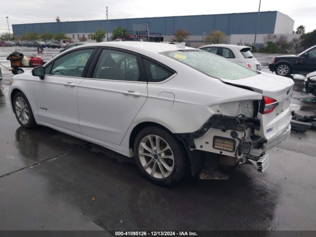 3FA6P0LU7KR113084 Ford Fusion Hybrid Se