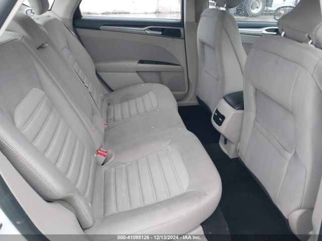 3FA6P0LU7KR113084 Ford Fusion Hybrid Se