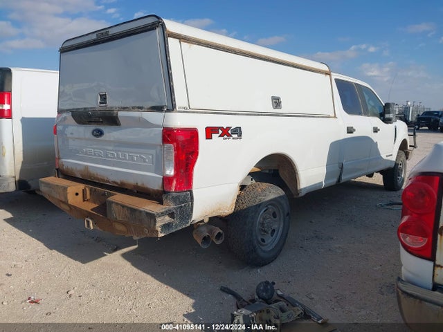 1FT7W2BT8HEF21692 Ford F-250 Xl