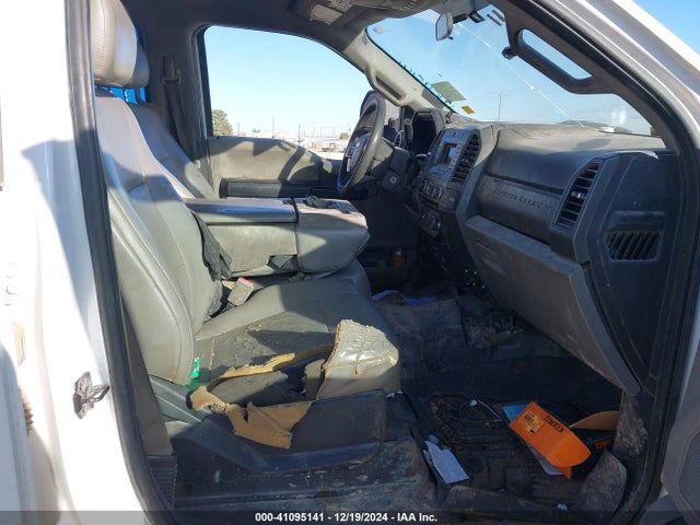 1FT7W2BT8HEF21692 Ford F-250 Xl