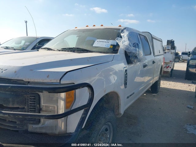 1FT7W2BT8HEF21692 Ford F-250 Xl