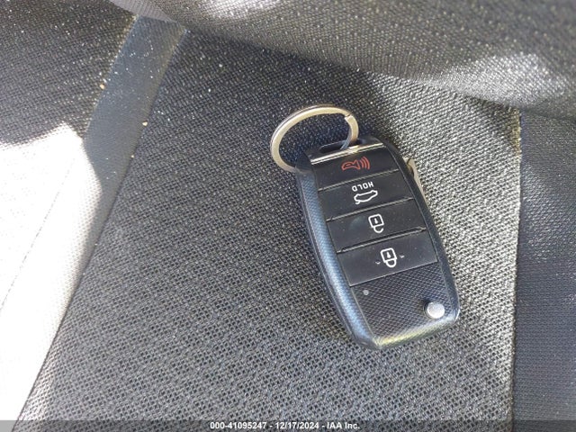 KIA Optima Lx 2016 KNAGT4L31G5070863 Image 11