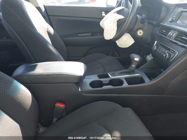 KIA Optima Lx 2016 KNAGT4L31G5070863 Image 5