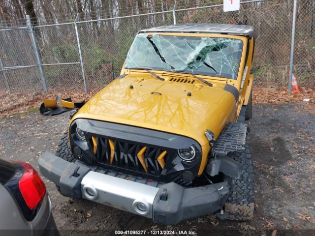 1C4BJWEG8EL229840 Jeep Wrangler Unlimited Sahara