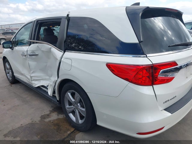 Honda ODYSSEY EX 2018 5FNRL6H58JB106068 Image 17