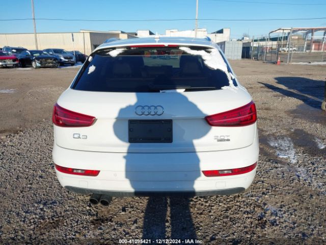 WA1JCCFS8HR000349 Audi Q3 2.0t Premium