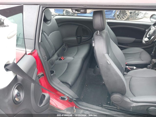 2008 MINI COOPER CLUBMAN WMWML33528TN68047 Photo 7