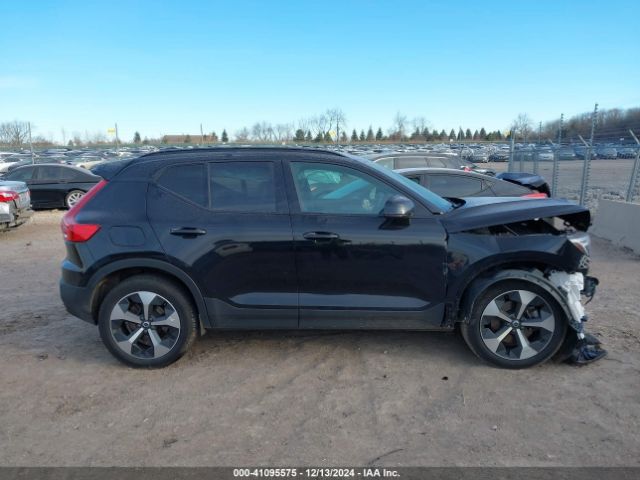 YV4L12UW1P2982850 Volvo Xc40 B5 Plus Dark Theme