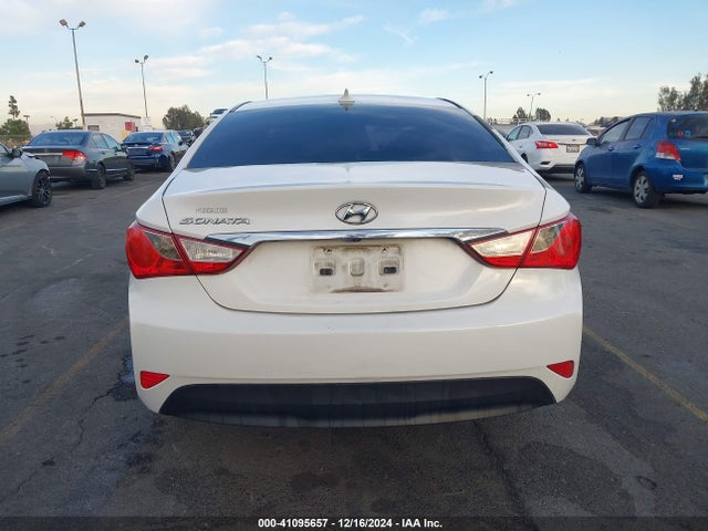 Hyundai SONATA GLS 2014 5NPEB4AC8EH818621 Image 16