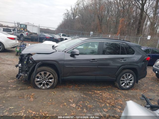2T3A1RFVXRC416172 Toyota Rav4 Xle Premium