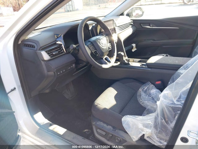 Toyota CAMRY LE 2025 4T1DAACK9SU511960 Image 5