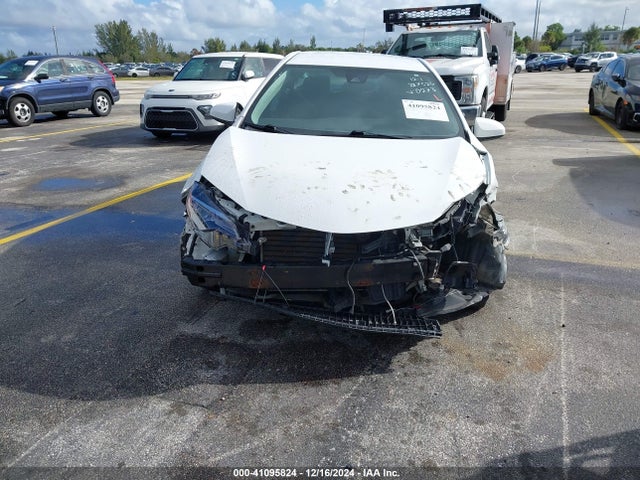 Toyota COROLLA LE 2018 5YFBURHE8JP850273 Image 6