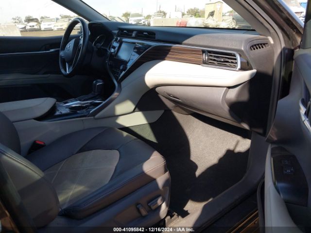 4T1B21HK4JU001091 Toyota Camry Hybrid Xle