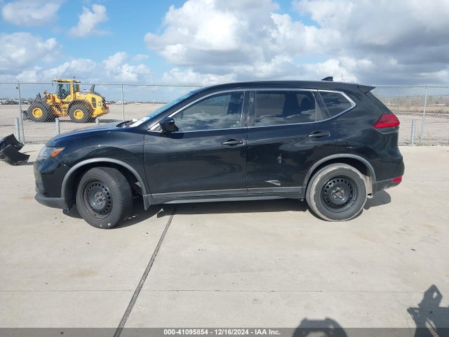 Nissan ROGUE S 2017 KNMAT2MT2HP614790 Image 13