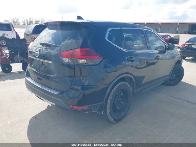 Nissan ROGUE S 2017 KNMAT2MT2HP614790 Image 4