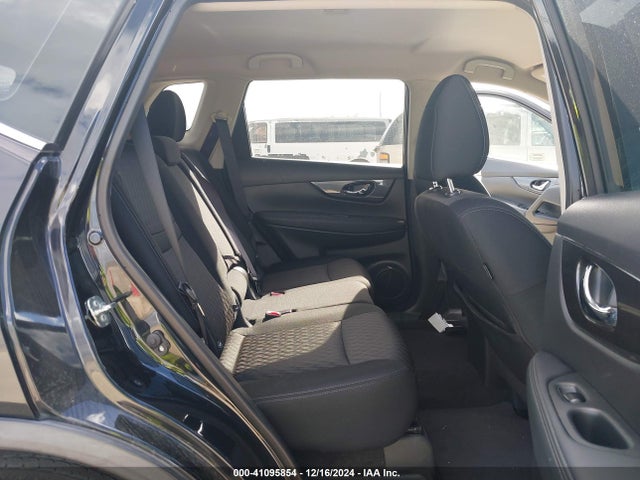 Nissan ROGUE S 2017 KNMAT2MT2HP614790 Image 8