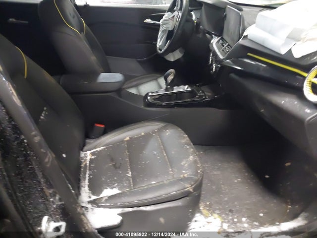 KL77LKE2XRC134261 Chevrolet Trax Fwd Activ