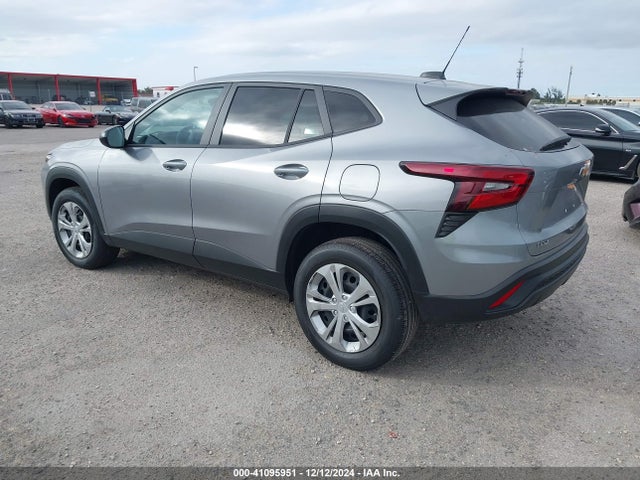 Chevrolet Trax Fwd Ls 2025 KL77LFEP8SC106368 Image 3