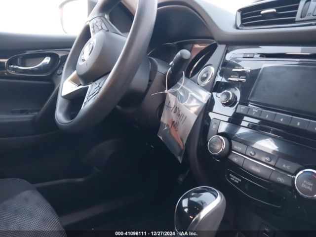 JN1BJ1CP1HW026557 Nissan Rogue Sport Sv