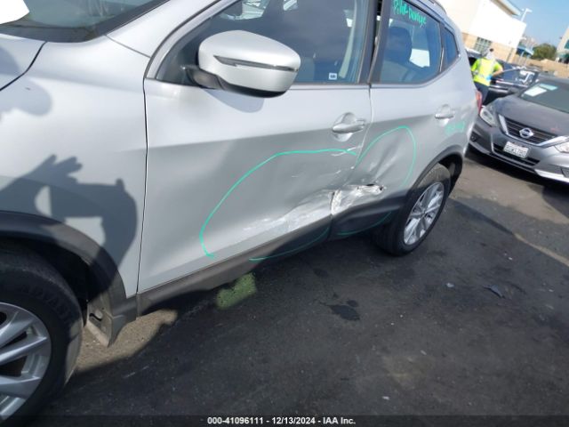 JN1BJ1CP1HW026557 Nissan Rogue Sport Sv