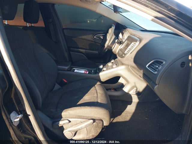 Chrysler 200 Limited 2015 1C3CCCAG6FN759446 Image 5