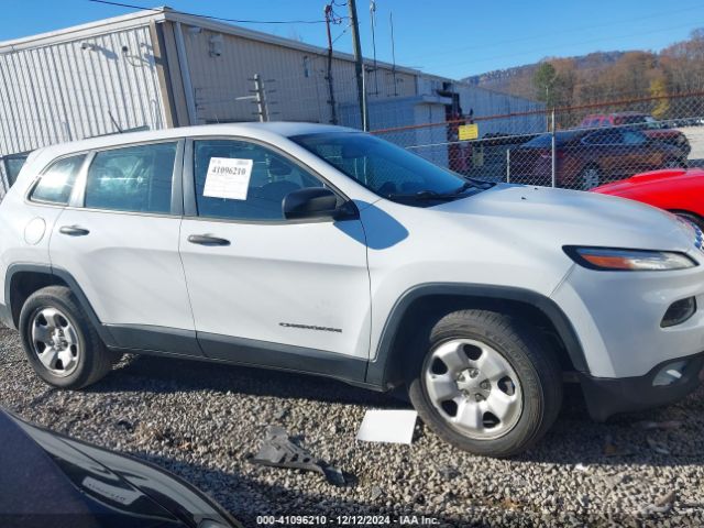 1C4PJLAB9GW233220 Jeep Cherokee Sport
