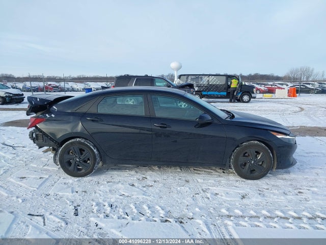 KMHLM4AG3PU455816 Hyundai ELANTRA SEL
