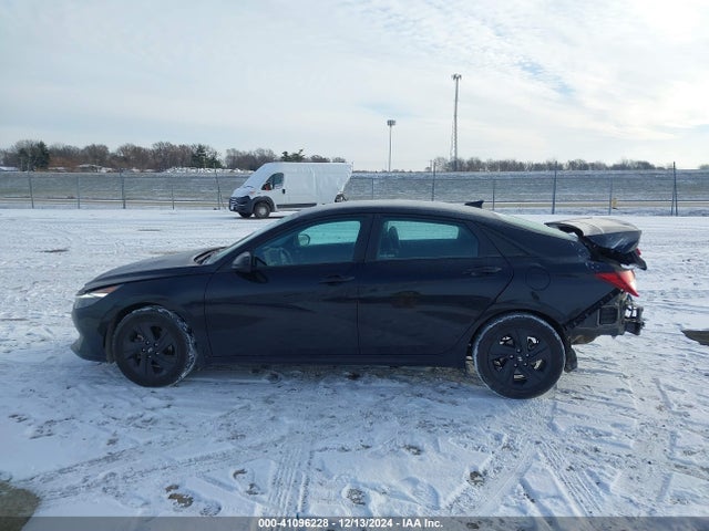 KMHLM4AG3PU455816 Hyundai ELANTRA SEL