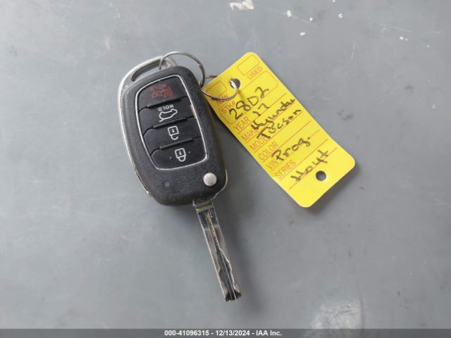 KM8J23A46HU576239 Hyundai TUCSON SE