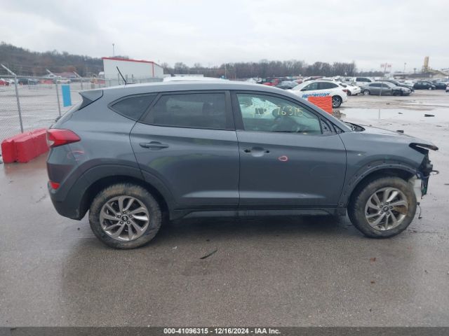 KM8J23A46HU576239 Hyundai TUCSON SE