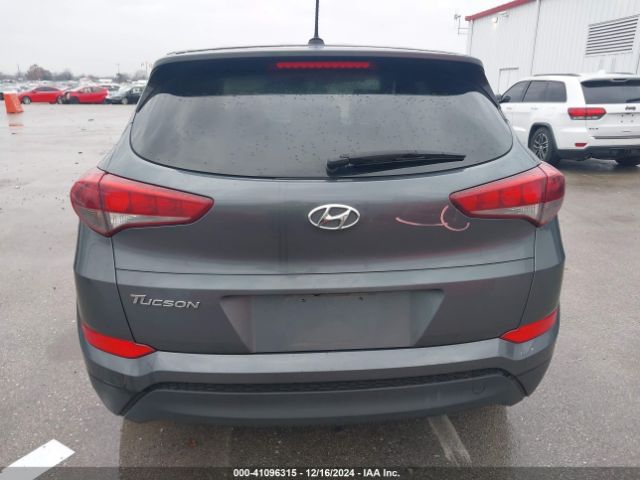 KM8J23A46HU576239 Hyundai TUCSON SE