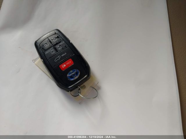 5TDJSKFC2RS134868 Toyota SIENNA XLE