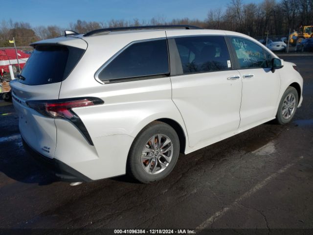 5TDJSKFC2RS134868 Toyota SIENNA XLE
