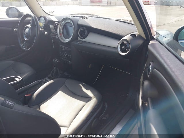 2012 MINI COOPER WMWSU3C57CT540421 Photo 4