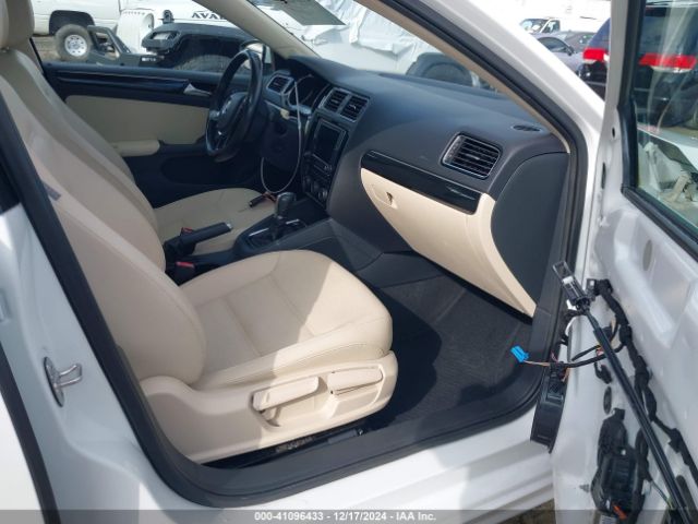 3VWL17AJ2HM268841 Volkswagen Jetta 1.8t Sel/1.8t Sel Premium
